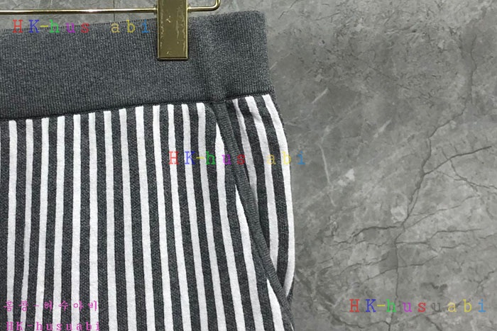 NEW 톰브라운 반바지 신상 TB 858808