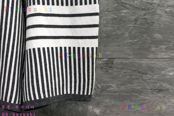 NEW 톰브라운 반바지 신상 TB 858808