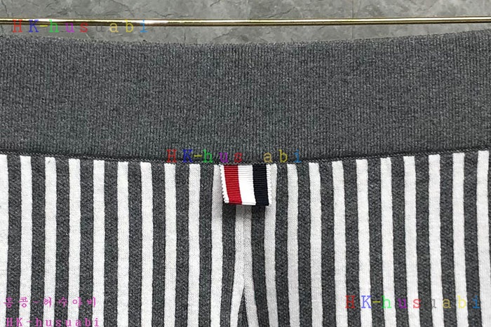 NEW 톰브라운 반바지 신상 TB 858808