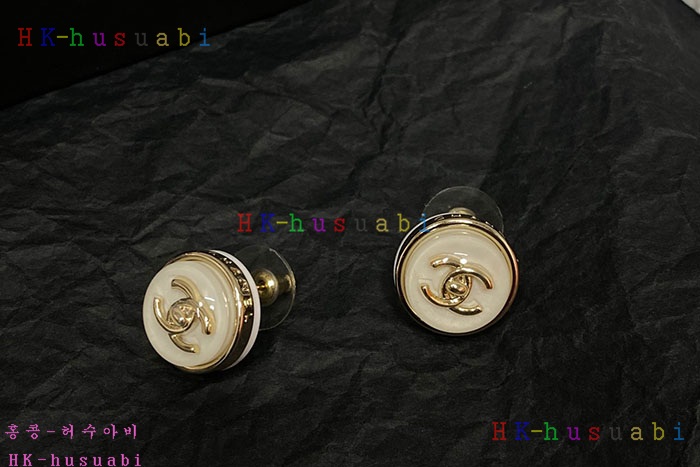 NEW 샤넬 귀걸이 신상 C 8250106