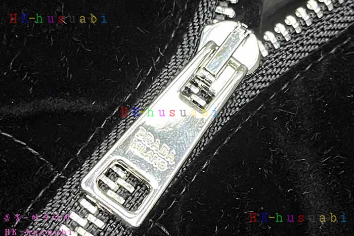NEW 프라다 패딩 신상 P 5528003