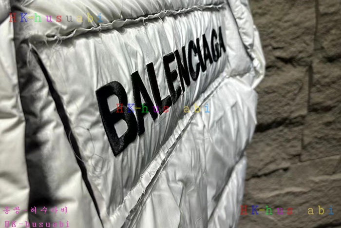 NEW 발렌시아가 패딩 신상 B 558251