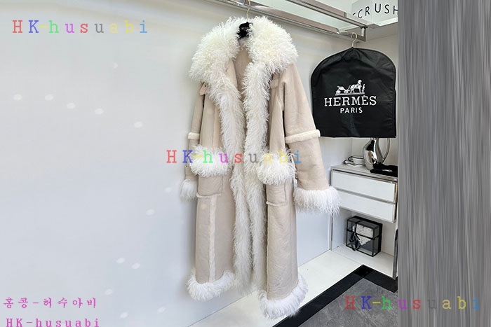 NEW 에르메스 코트 신상 H 8870550