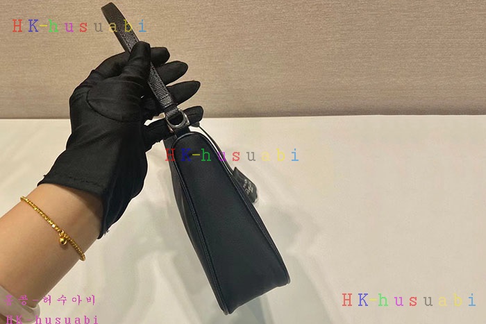 �ڹ̷��ޡ� ����� ������� 2005 �����Ϸ� �̴Ϲ� 1N204M-2���ǹ�)