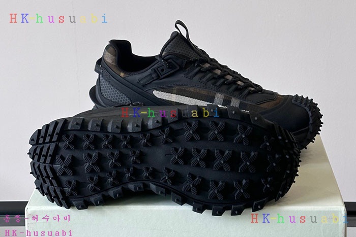 NEW 버버리 스니커즈 신상 B 1150040